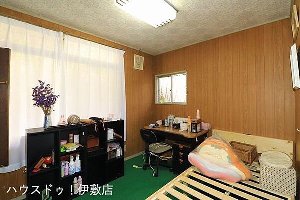 【1F洋室】「他社で住宅ローンに落ちてしまった」「車のローンが残っている」など、住宅ローンでお困りの方はぜひ一度弊社までご相談ください。