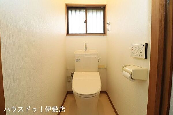 【トイレ】ウォシュレット機能付きのトイレ！