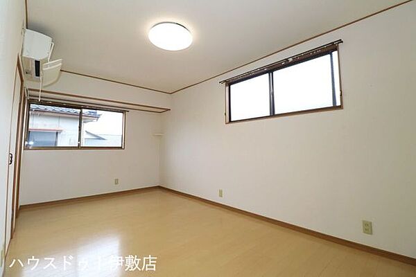 【2F洋室7.5帖】「他社で住宅ローンに落ちてしまった」「車のローンが残っている」など、住宅ローンでお困りの方はぜひ一度弊社までご相談ください。