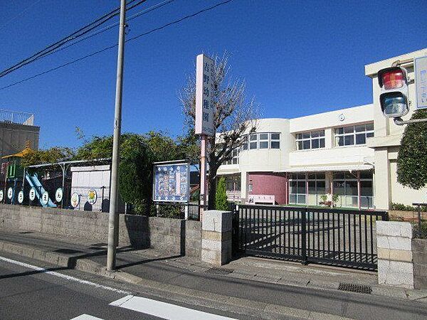 吉野幼稚園教育方針キリスト教的人間観に基づいたモンテッソーリ教育を実施することで、一人ひとりの人格を尊重し愛をもって受けとめ、豊かな人格形成ができるよう子どもの発達段階に応じた援助をします。 900m