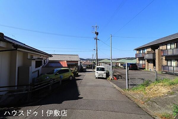 【前面道路】南側前面道路、西方面行き止まり道路で交通量少な目です！