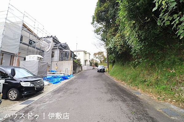 【前面道路】西側前面道路、北方面交通量少な目で安心です