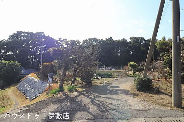 【外観写真】間口は約9.0ｍです。