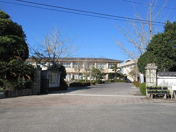 妙円寺小学校[妙円寺小学校]＜学校教育目標＞ふるさとを思い　心豊かでたくましく　学びに向かう児童を育成する＜校訓＞きよく　かしこく　たくましく 1500m