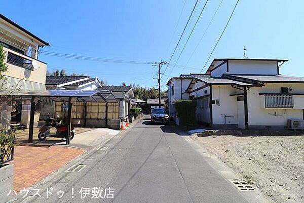 【前面道路】付近のお住まいの方の交通がほどんどの為、交通量少な目です！