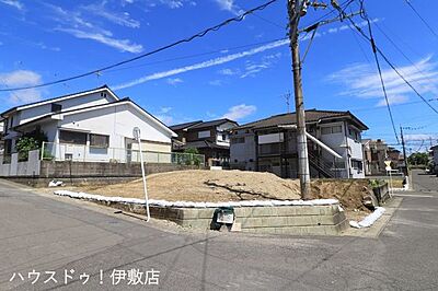 外観:【外観写真】・角地で陽当たり良好・武岡台小学校まで徒歩5分と通学に便利な立地 外観:【外観写真】・角地で陽当たり良好・武岡台小学校まで徒歩5分と通学に便利な立地