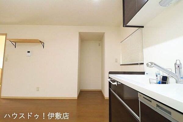 【冷蔵庫置場】キッチンには冷蔵庫置場がついており、お部屋を広く使用できます