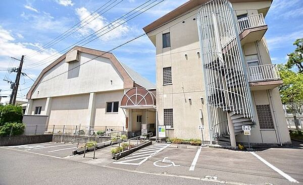 城西公民館・体育館【城西公民館・体育館】鹿児島市草牟田1丁目にある公民館・体育館です。駐車場あり（21台） 710m