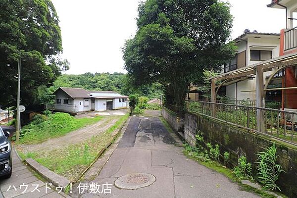 【前面道路】南側前面道路、行き止まり道路で交通量少なめです