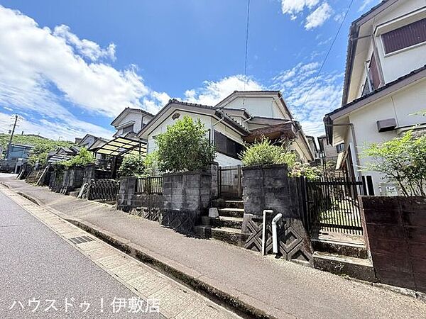 【外観写真】「他社で住宅ローンに落ちてしまった」「車のローンが残っている」など、住宅ローンでお困りの方はぜひ一度弊社までご相談ください。