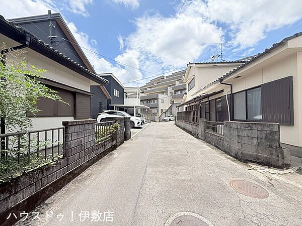 【前面道路】西側前面道路行き止まり道路で交通量少なめです