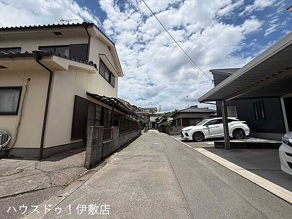 【前面道路】西側前面道路行き止まり道路で交通量少なめです