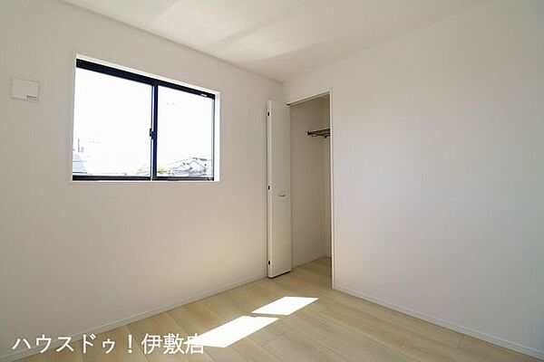【2F洋室5帖】2F各洋室はクローク付き