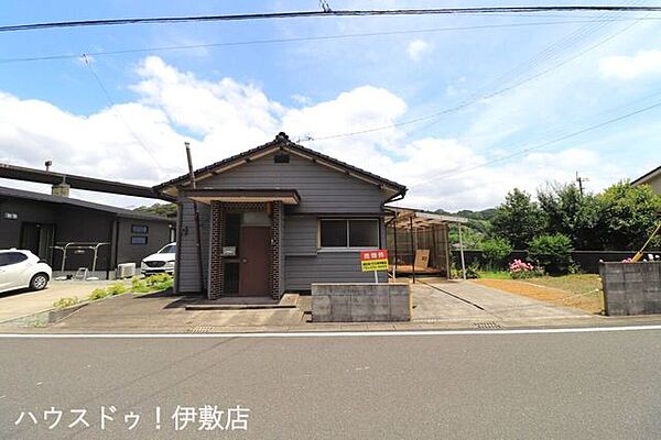 【外観写真】人気の平屋建て！道路との段差もなく楽々出入りできます