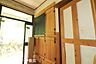 玄関：【玄関】木のぬくもり感じられる玄関。毎日の出入りに木のぬくもりを