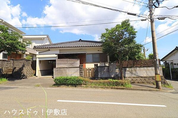 【外観写真】・既存建物は解体更地渡し！・周辺にスーパー、公園、教育施設等あり住環境良好