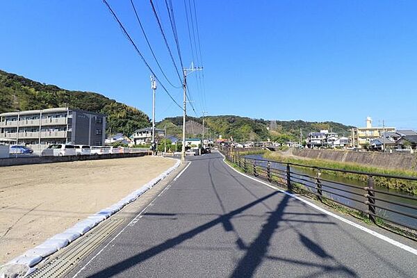 前面道路含む現地写真