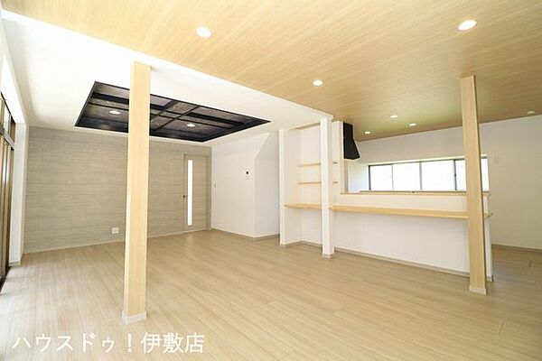 【リビング】リフォーム済みの室内は気持ちの良い空間です！