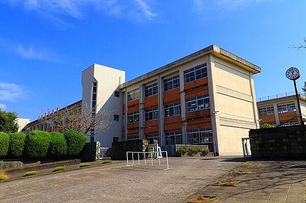 加治木中学校[加治木中学校]教育目標自ら進んで、鍛え、行動する心豊かな生徒の育成校訓向学・自主・創造 1900m
