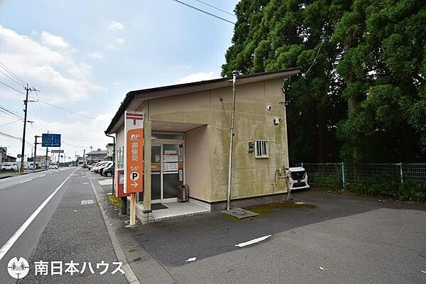 春山簡易郵便局【春山簡易郵便局】鹿児島市春山町にある郵便局です駐車場3台あり郵便窓口平日9：00～17：00土日営業なし 2370m