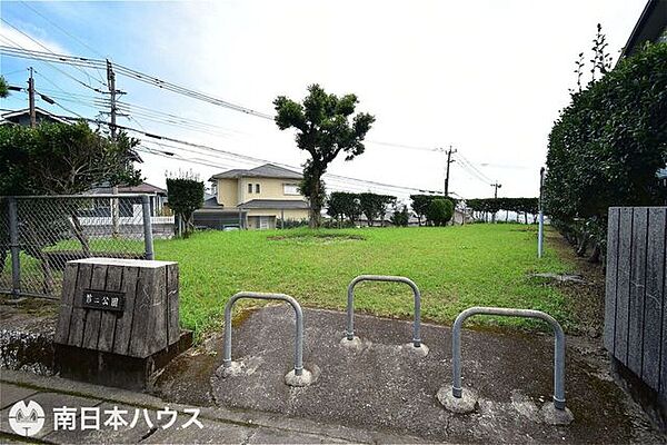 牟礼岡第二公園【第二公園】鹿児島市牟礼岡1丁目にある公園です広場、ベンチあり 290m