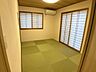 和室：6帖和室。琉球畳使用です。