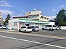 周辺：ファミリーマート養和病院前店 550m