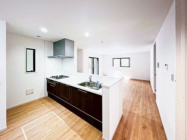 ※写真は施工例につき、実際の物件とは形状・色調等が異なる場合があります。