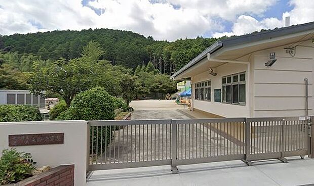 東部保育園 990m