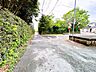 外観：前面道路含む現地写真