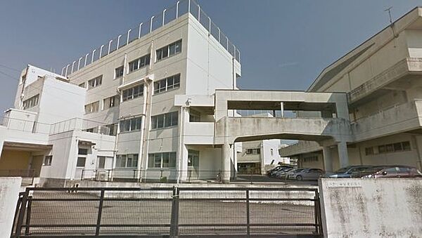 中野小学校中野小学校 680m