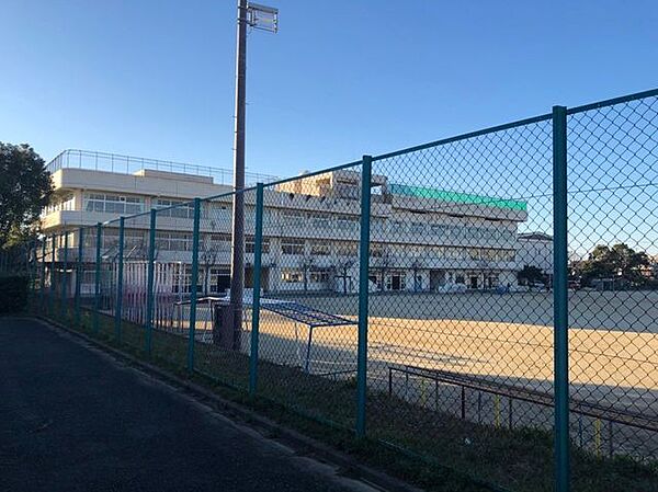 富士見小学校富士見小学校 980m