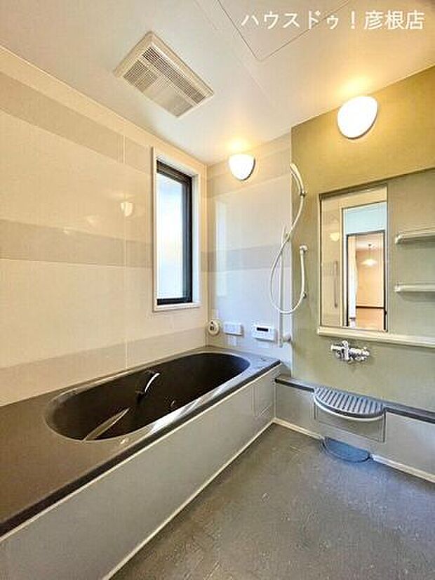 ■浴室広々1坪タイプのバスルームです！足を伸ばしてゆったり入れますね♪1日の疲れをリフレッシュ！！