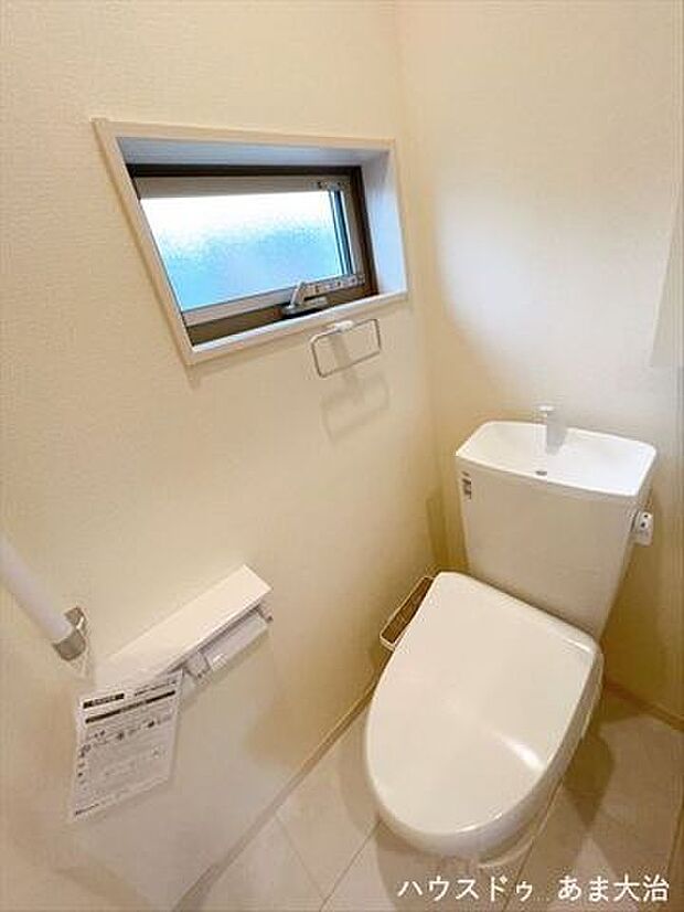 両フロアにトイレの設置があり、混み合う時間帯も安心してご利用いただけますね。