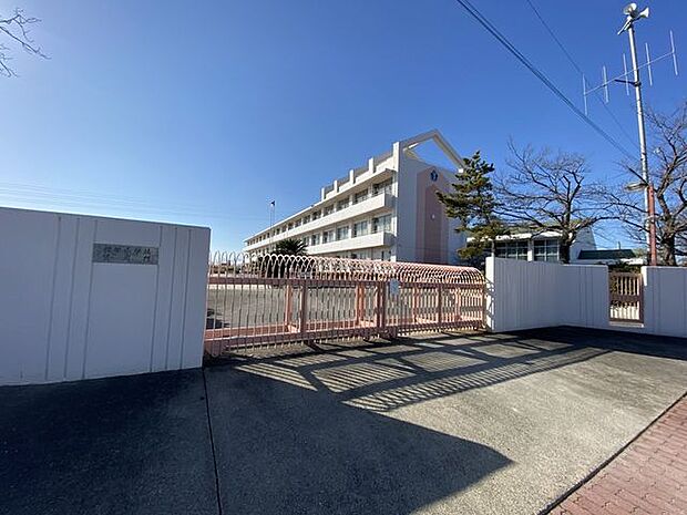 清須市立桃栄小学校　教育目標「元気な子ども　元気な学校」。HPで学校内の様子を頻繁に更新してくれています。 820m
