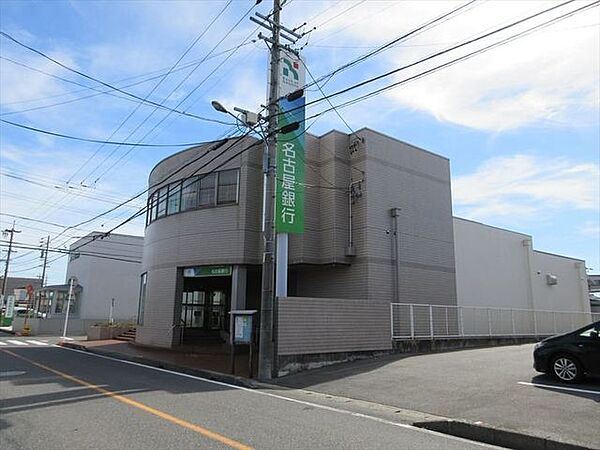 「名古屋銀行大治支店」　窓口/平日9：00～15：00　ATM/平日8：00～21：00 　土・日・祝8：00～21：00　貸金庫/平日9：00～15：00 750m