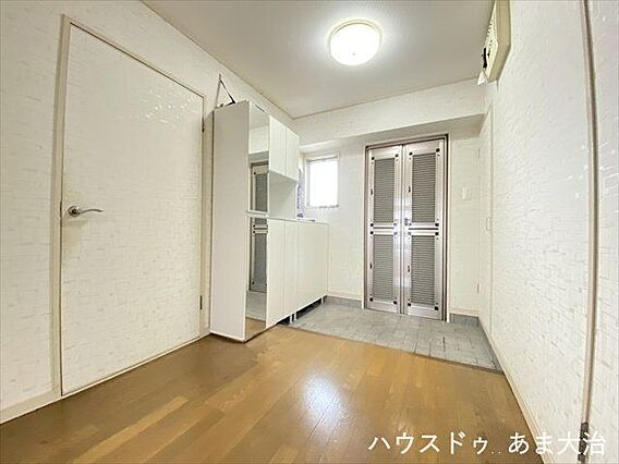 広々とした玄関...