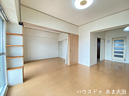 アベニュー萱津:リビング