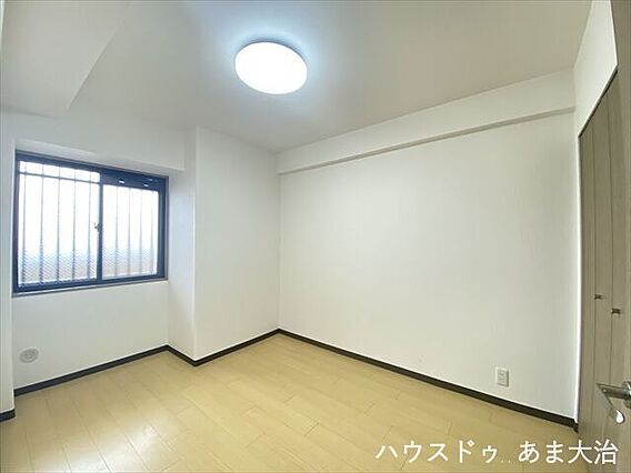 各居室収納付き...
