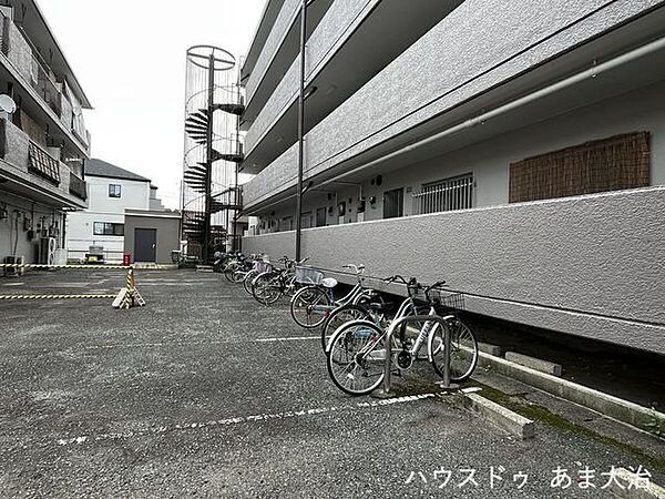敷地内にゆとりのある駐輪スペースがあります。