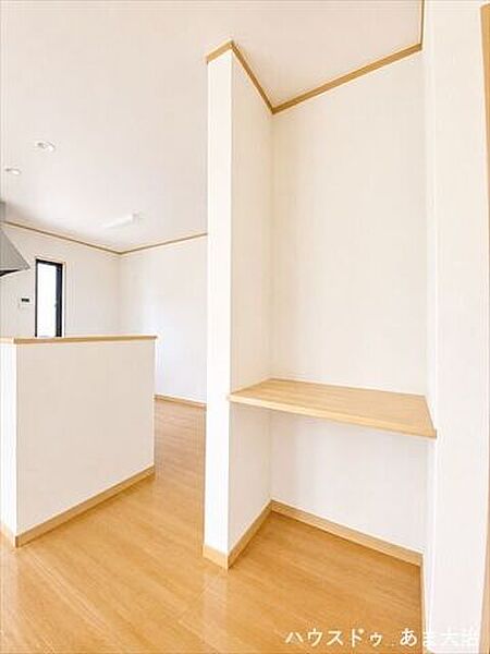 リビングカウンターや収納がLDKの中心にあり動線上にも使い勝手のいいスペースです。※画像を加工しています。