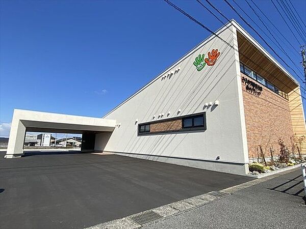 あま中川整形外科・手のクリニック　首、腰、手足の痛みやしびれなどで困っている時に、「まずは相談してみよう」と思っていただける雰囲気づくりを目指しています。休診日　火曜午後、日曜 1020m