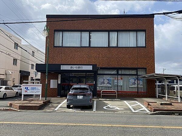 あいち銀行大治支店　窓口/9：00～15：00（土・日・祝日、12/31、1/2～3は休業）　ATM/平日8：00～21：00　土曜日8：00～21：00　日・祝日8：00～21：00 380m