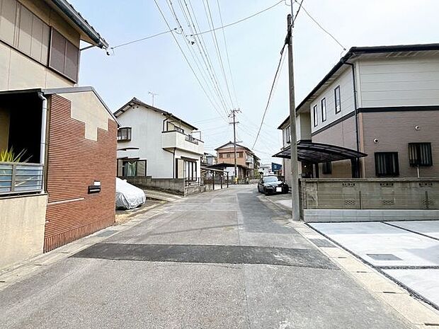 広々間口で駐車も楽々♪