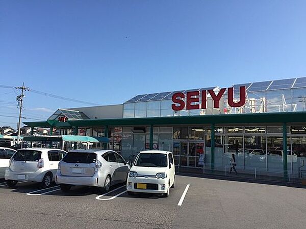 西友味岡店【生鮮食品から日用品まで揃う西友味岡店。24時間営業でいつでも買い物でき、豊富な品揃えと手頃な価格で家族の暮らしに寄り添う地域密着のスーパーマーケットです。】 760m
