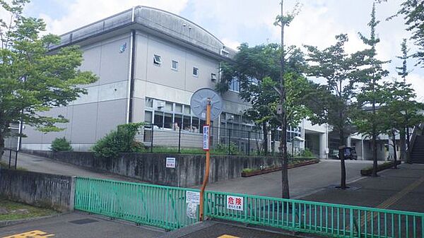 高知市立介良潮見台小学校 1000m