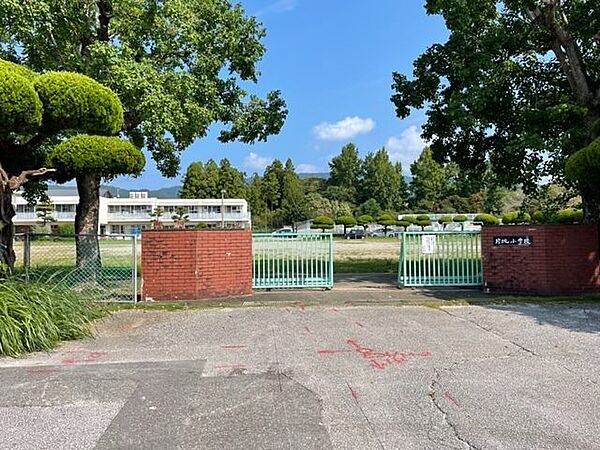 香美市立片地小学校 350m