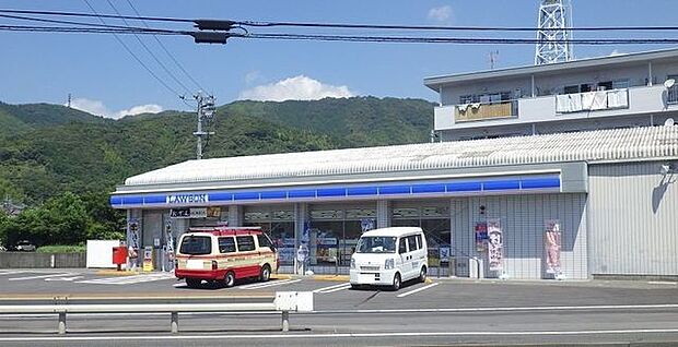 ローソン高知一宮しなね店ローソン高知一宮しなね店 700m