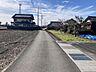 外観：前面道路含む現地写真