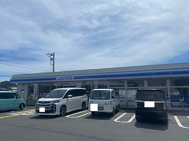 ローソン南国岡豊町中島店 1600m
